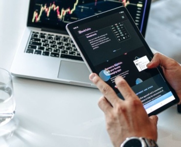 Jak utrzymać firmę na finansowej fali? Sprawdzone sposoby na stabilny cash flow