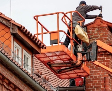 Gdy dach przecieka: skuteczne sposoby na szybkie zlokalizowanie i naprawę problemu