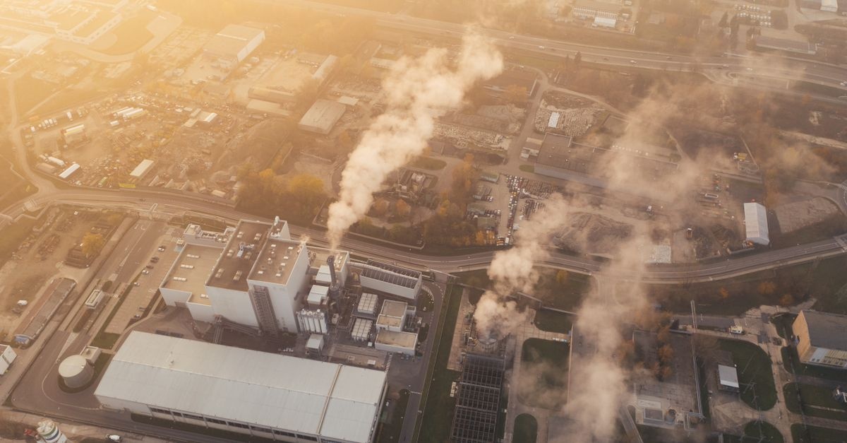Zielona fabryka przyszłości: jak przemysł może produkować więcej, zużywając mniej