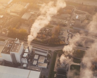 Zielona fabryka przyszłości: jak przemysł może produkować więcej, zużywając mniej